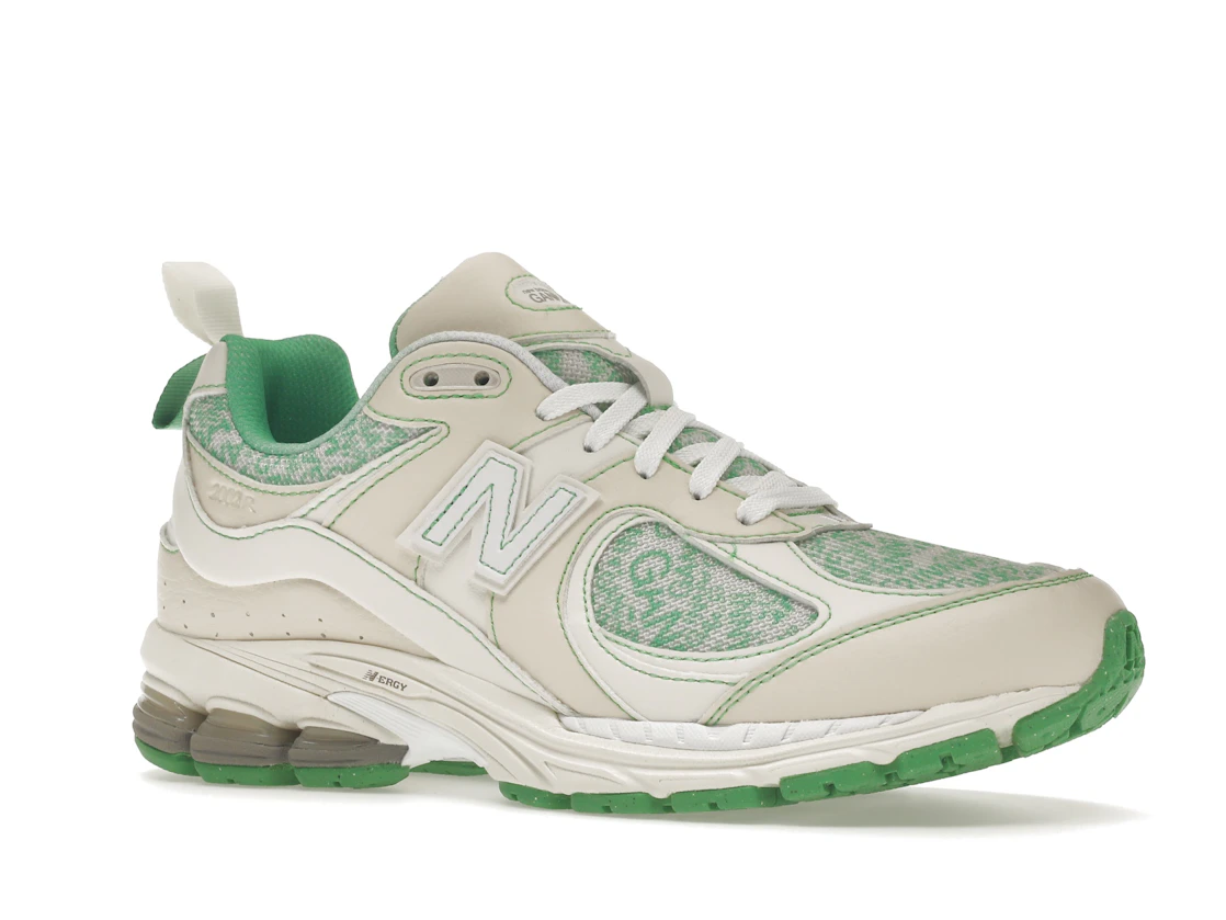 Vue 4 de New Balance 2002R GANNI Turtledove
