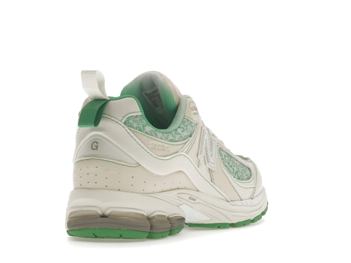 Vue 31 de New Balance 2002R GANNI Turtledove