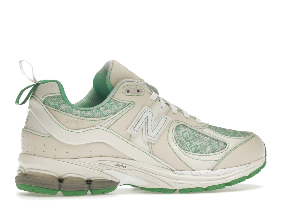 Vue 35 de New Balance 2002R GANNI Turtledove