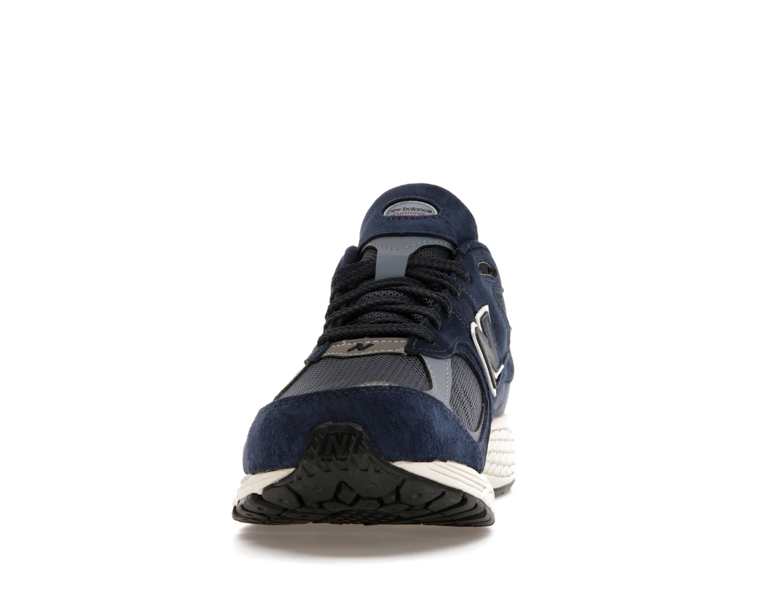 Vue 11 de New Balance 2002R Gore-Tex Navy Arctic Grey