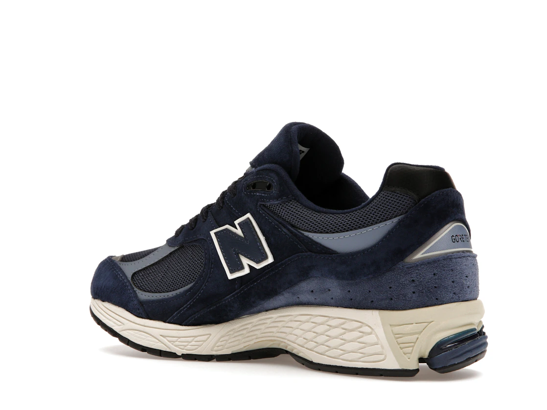 Vue 23 de New Balance 2002R Gore-Tex Navy Arctic Grey