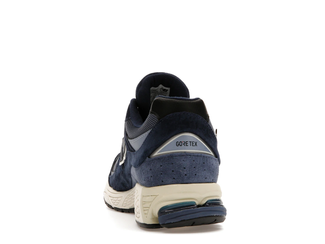 Vue 27 de New Balance 2002R Gore-Tex Navy Arctic Grey
