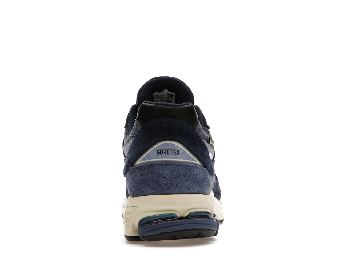 Vue 28 de New Balance 2002R Gore-Tex Navy Arctic Grey