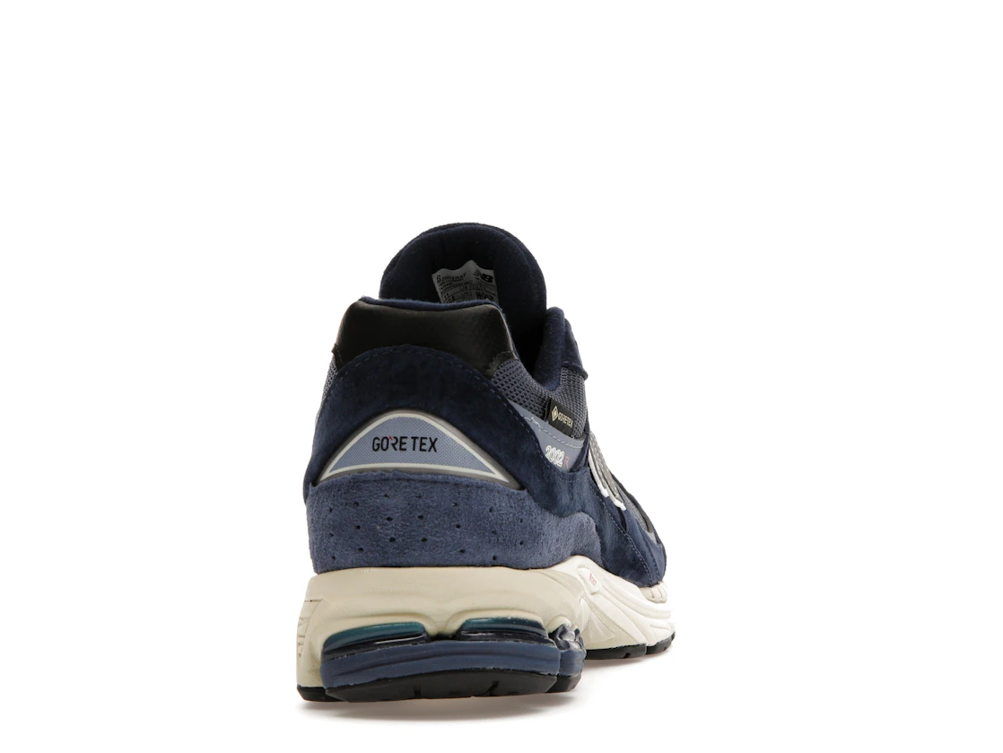 Vue 29 de New Balance 2002R Gore-Tex Navy Arctic Grey
