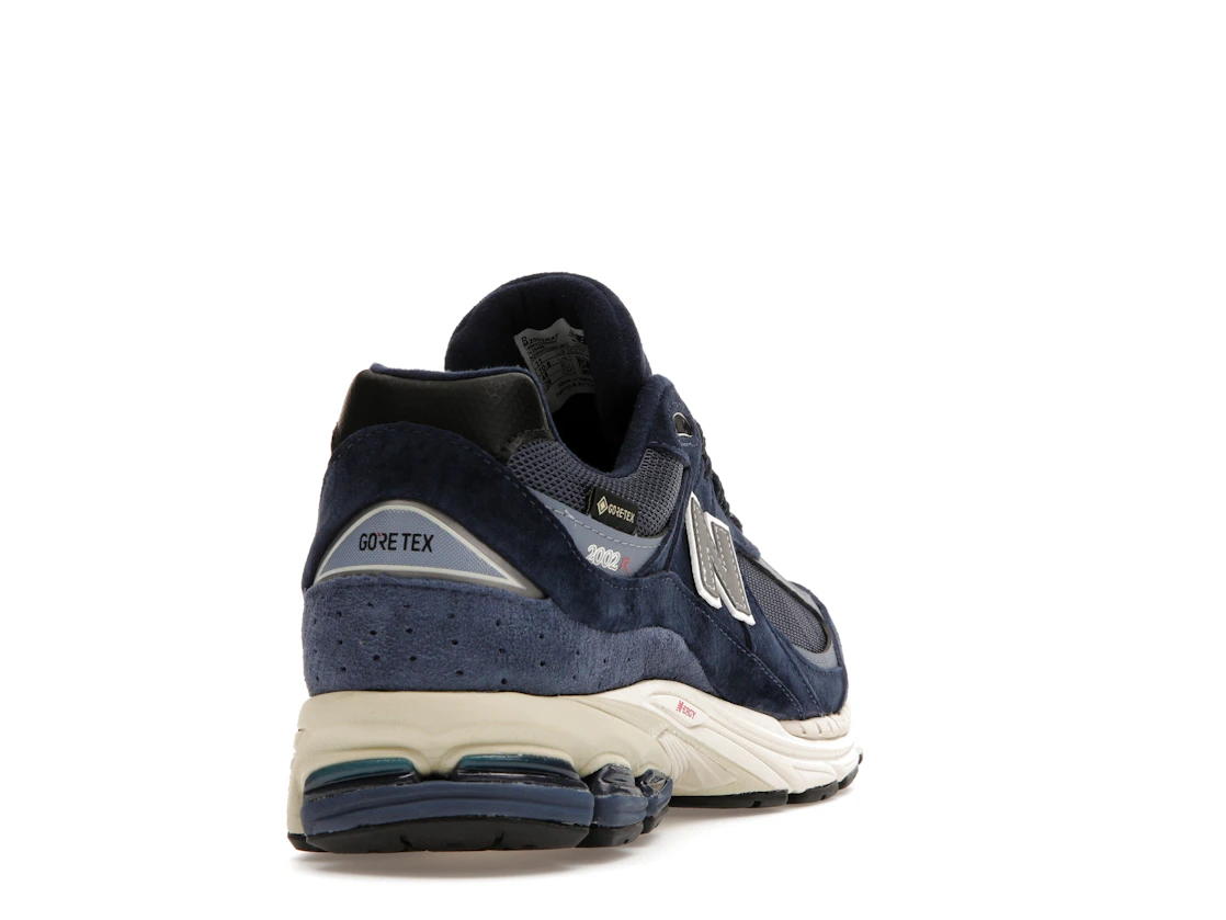 Vue 30 de New Balance 2002R Gore-Tex Navy Arctic Grey