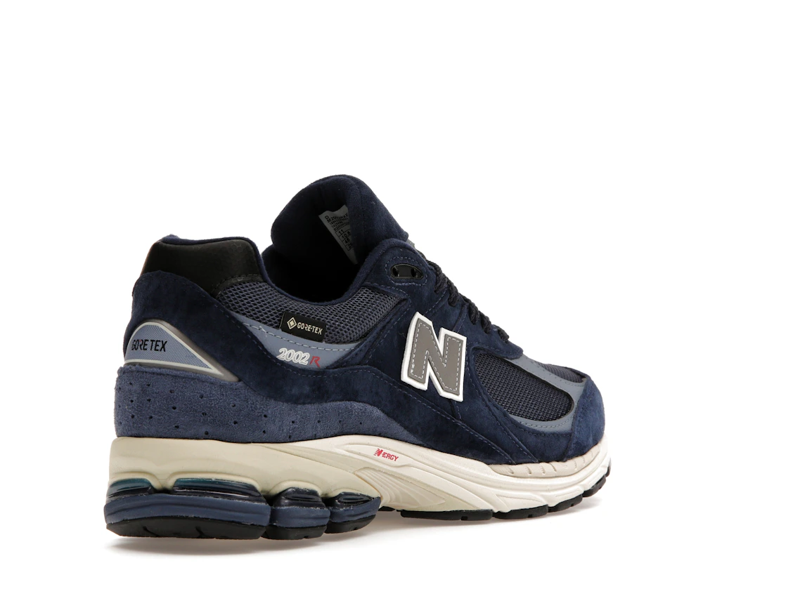 Vue 32 de New Balance 2002R Gore-Tex Navy Arctic Grey