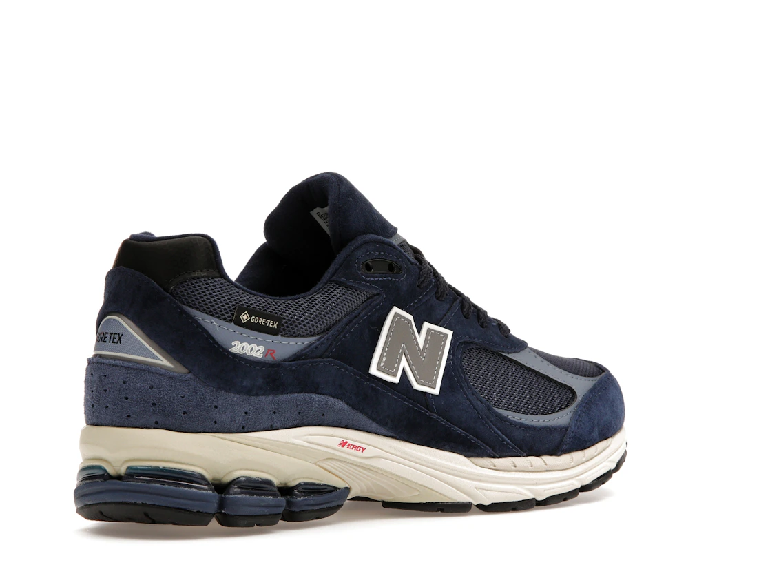 Vue 33 de New Balance 2002R Gore-Tex Navy Arctic Grey