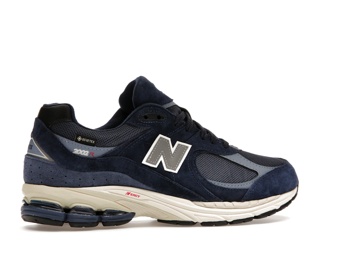 Vue 35 de New Balance 2002R Gore-Tex Navy Arctic Grey