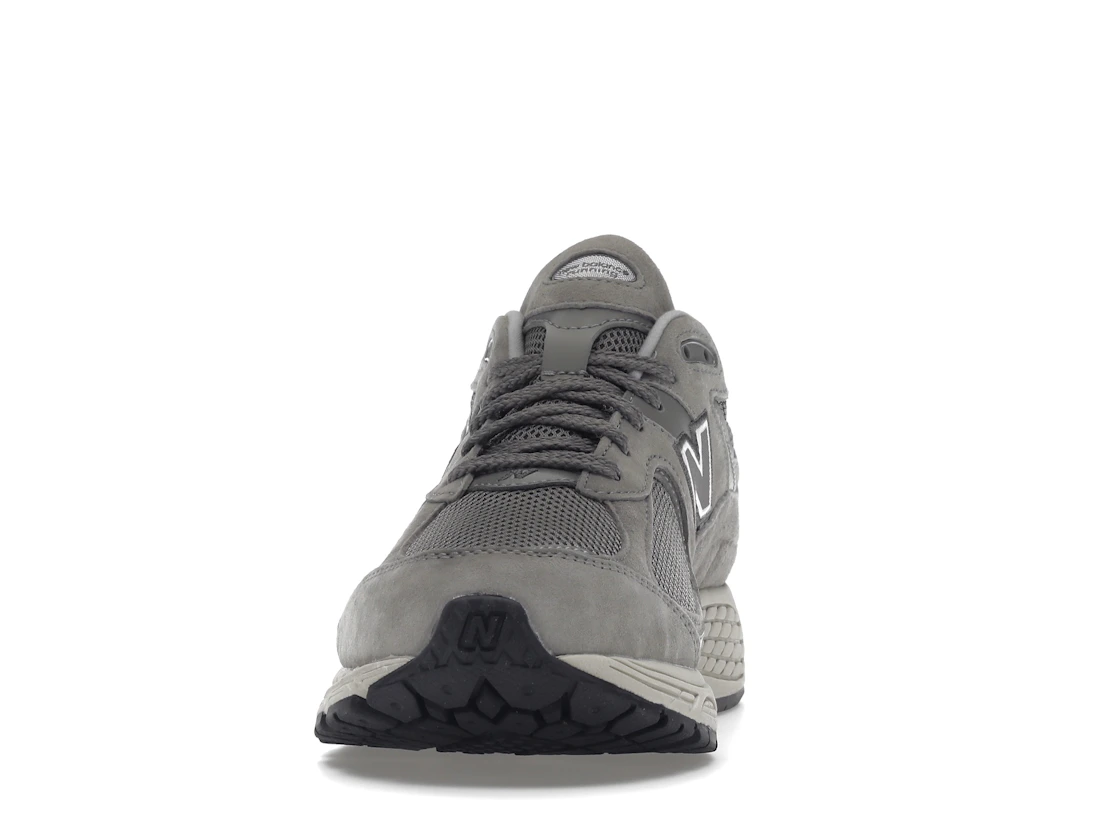 Vue 11 de New Balance 2002R Marblehead Light Aluminum