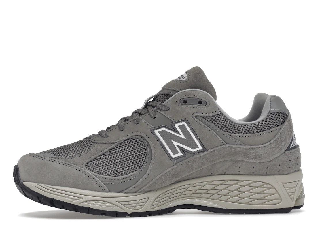 Vue 18 de New Balance 2002R Marblehead Light Aluminum