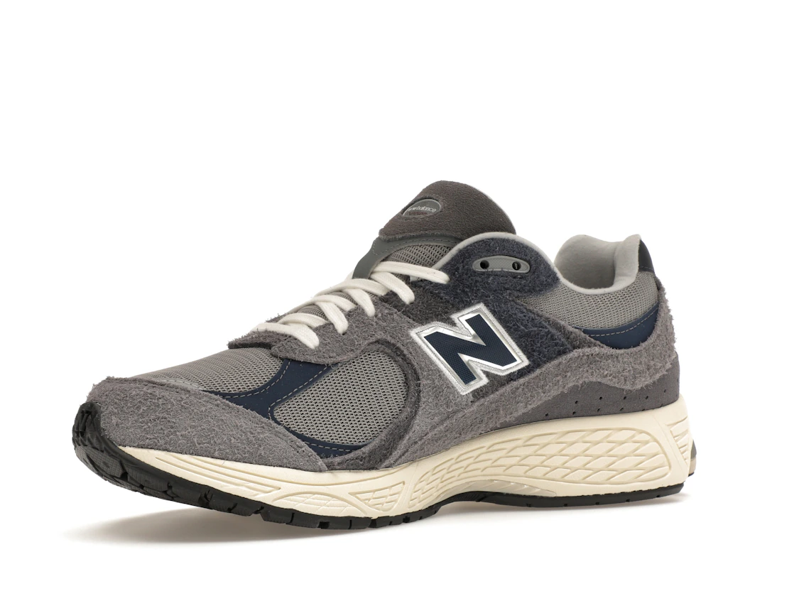 Vue 16 de New Balance 2002R Navy Castlerock