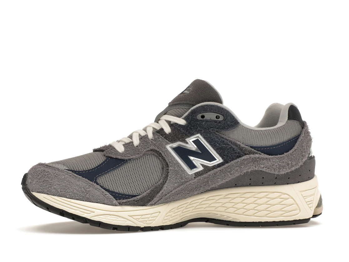 Vue 18 de New Balance 2002R Navy Castlerock