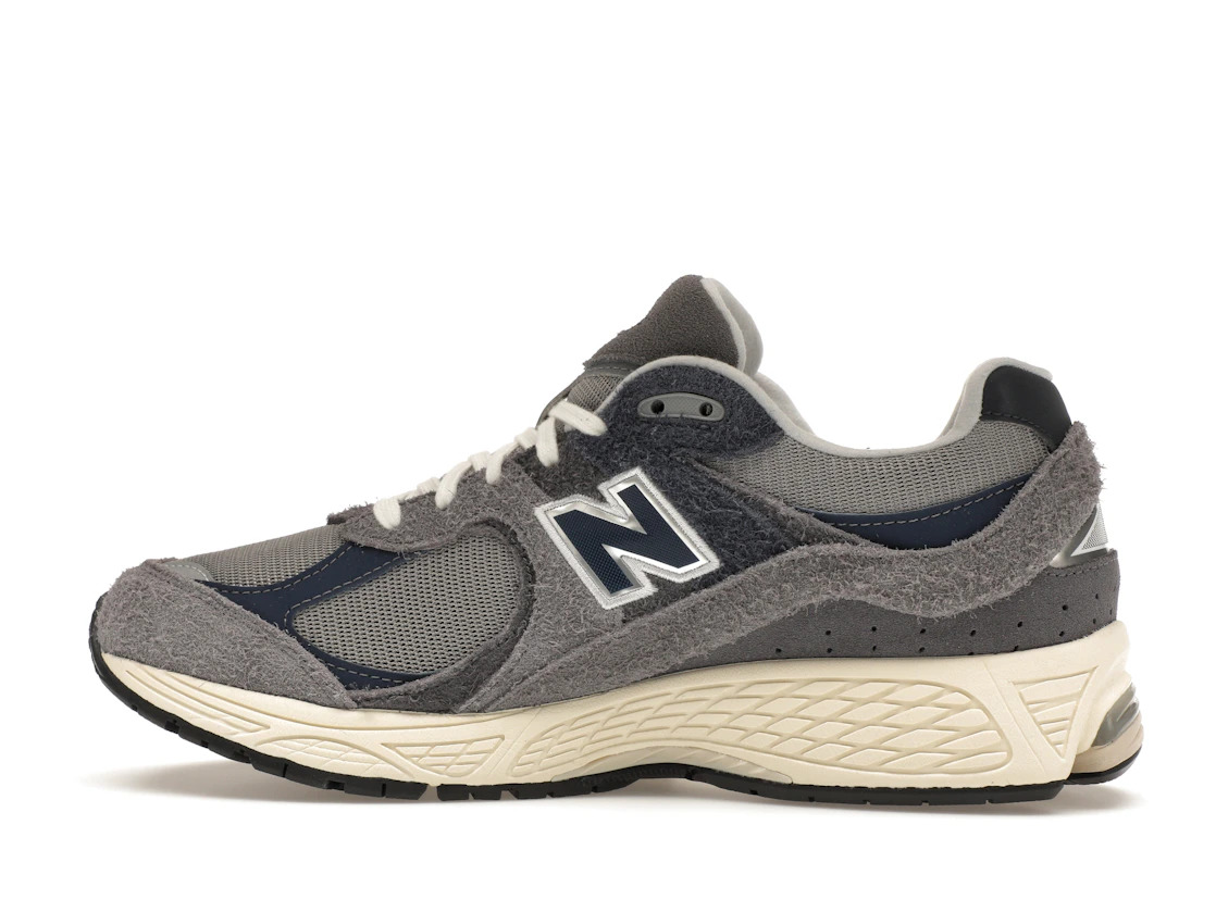 Vue 20 de New Balance 2002R Navy Castlerock