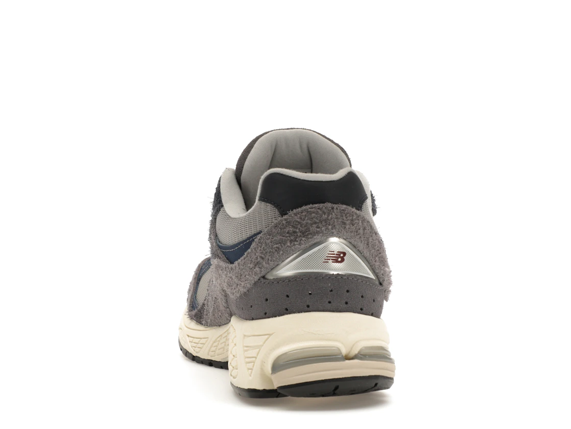 Vue 27 de New Balance 2002R Navy Castlerock