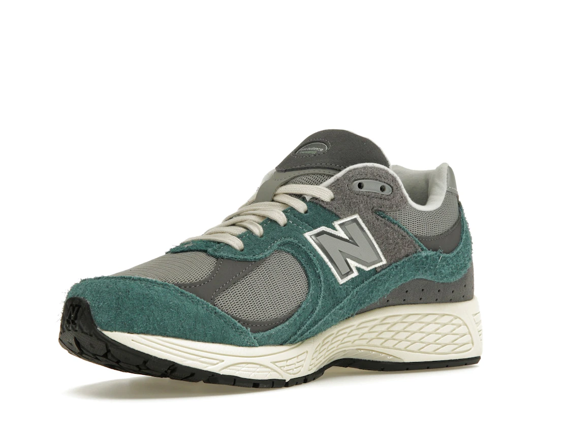 Vue 15 de New Balance 2002R New Spruce Magnet