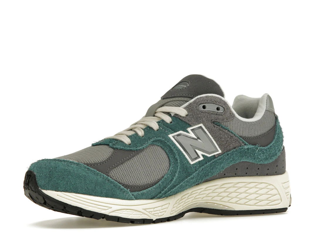 Vue 16 de New Balance 2002R New Spruce Magnet