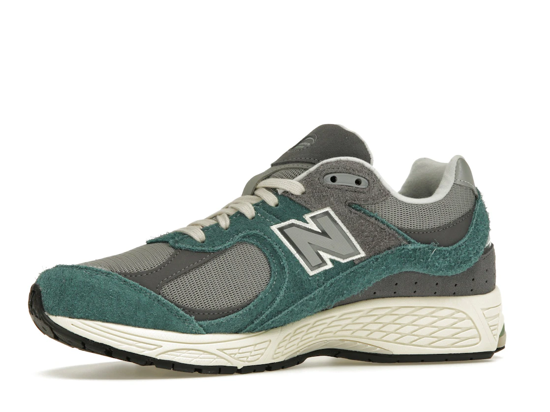 Vue 17 de New Balance 2002R New Spruce Magnet