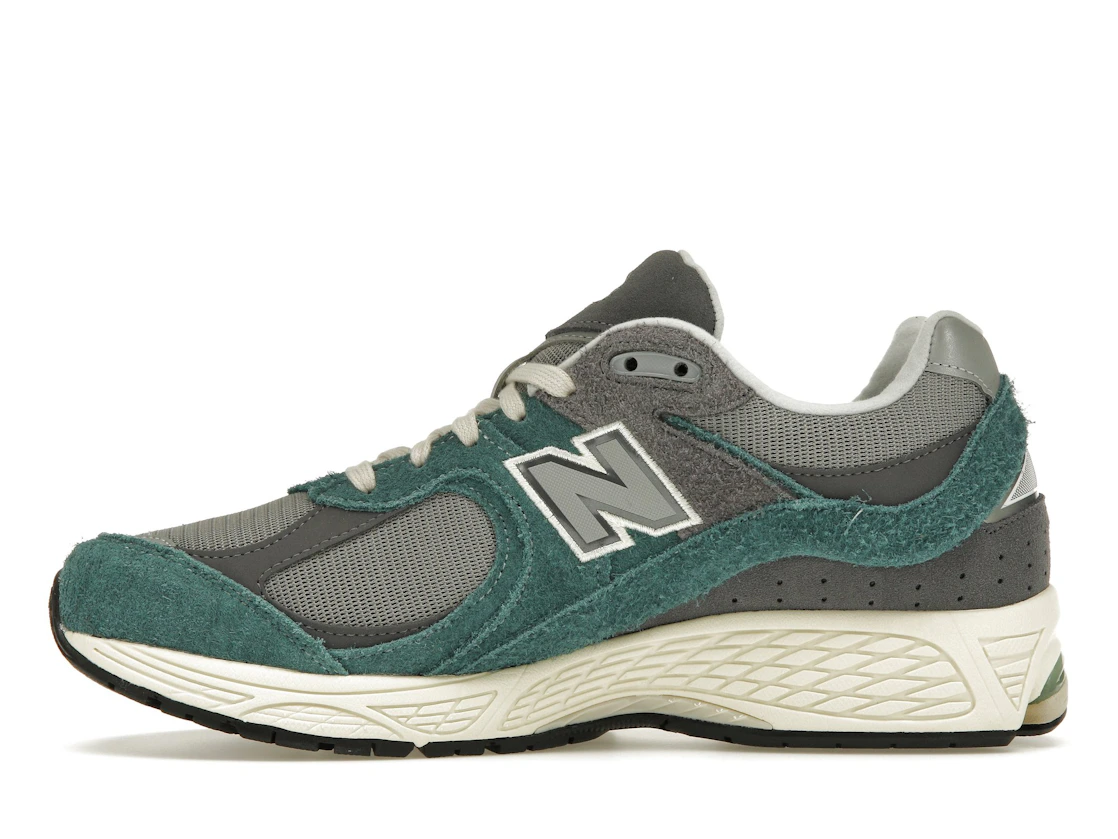 Vue 19 de New Balance 2002R New Spruce Magnet