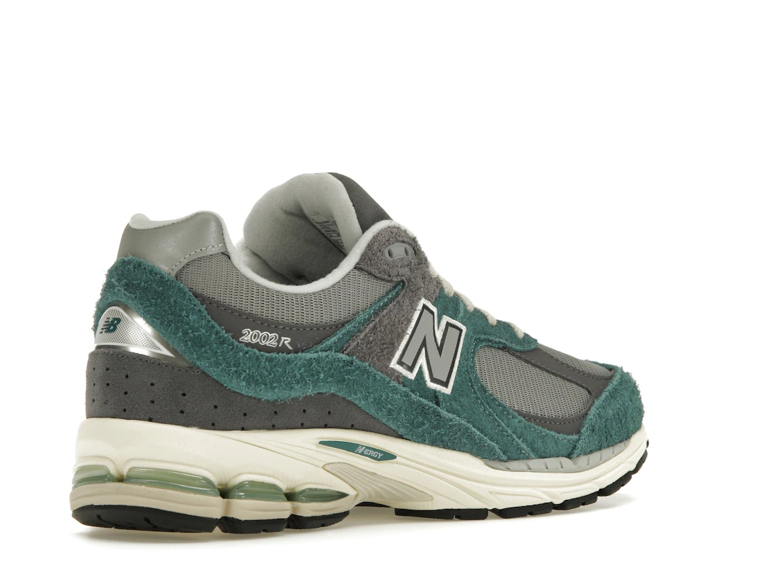 Vue 33 de New Balance 2002R New Spruce Magnet