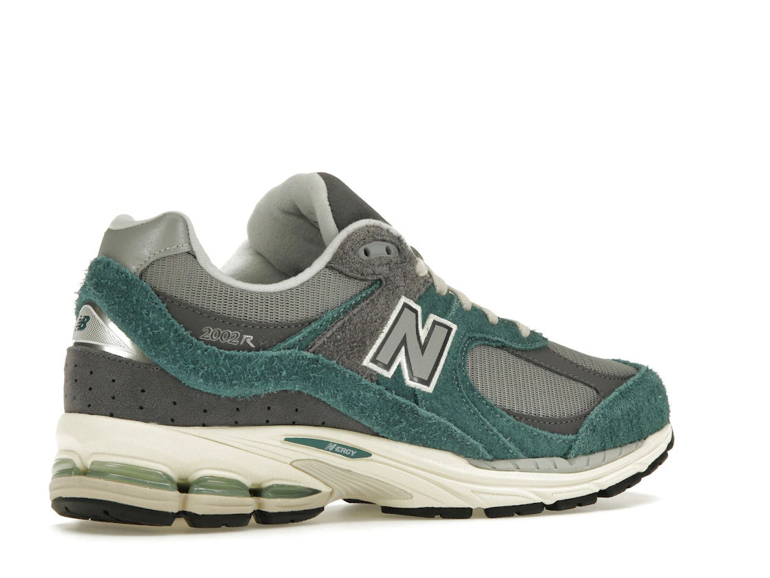 Vue 34 de New Balance 2002R New Spruce Magnet
