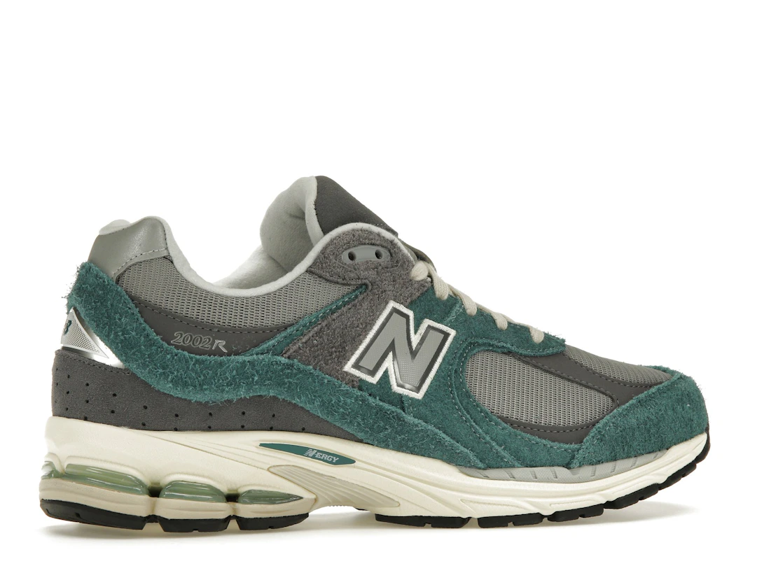 Vue 35 de New Balance 2002R New Spruce Magnet