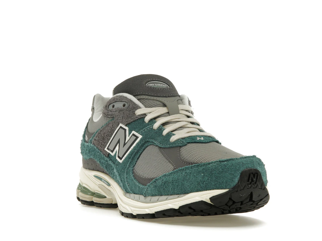 Vue 7 de New Balance 2002R New Spruce Magnet