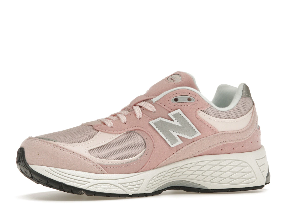 Vue 17 de New Balance 2002R Pink Sand (GS)