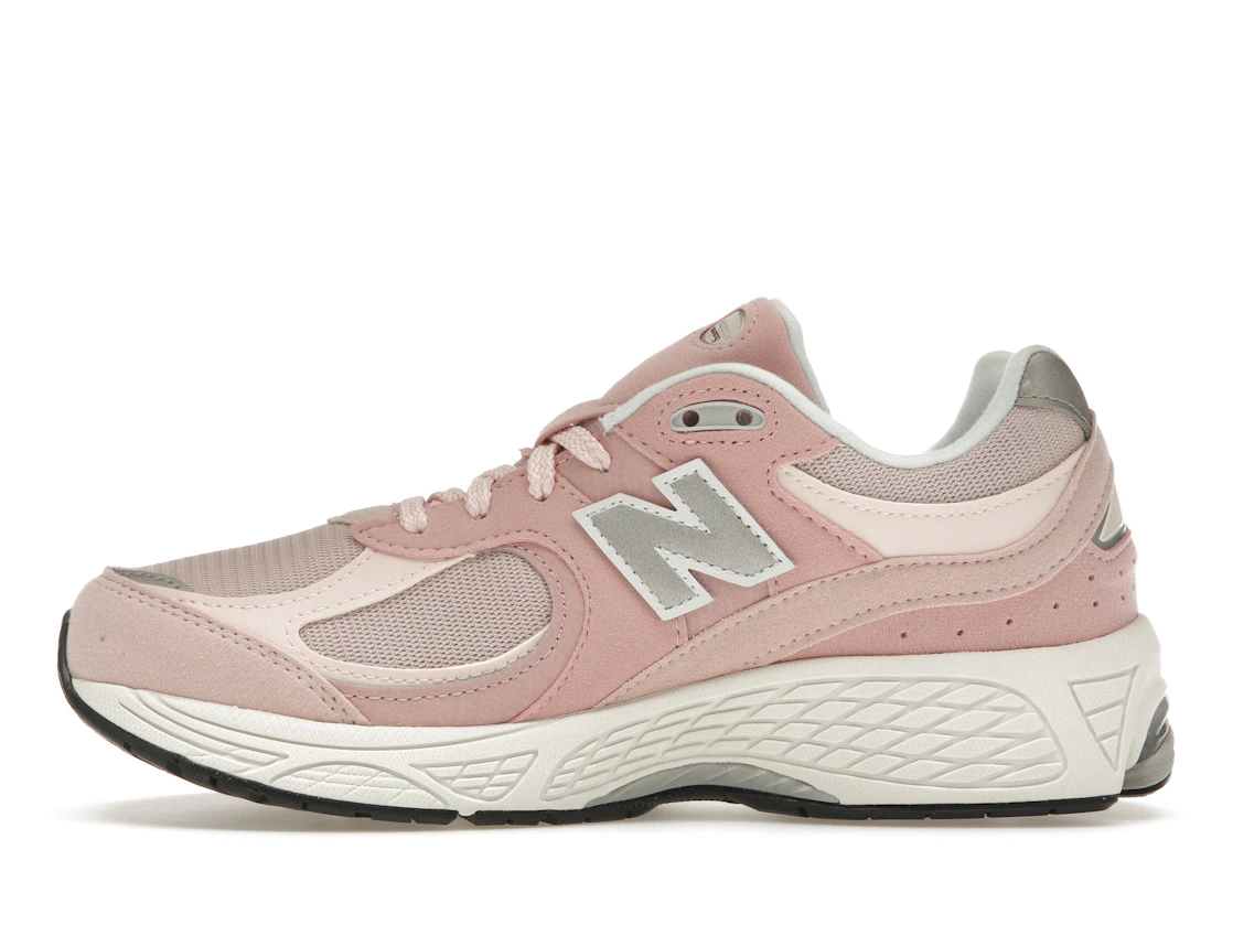 Vue 19 de New Balance 2002R Pink Sand (GS)