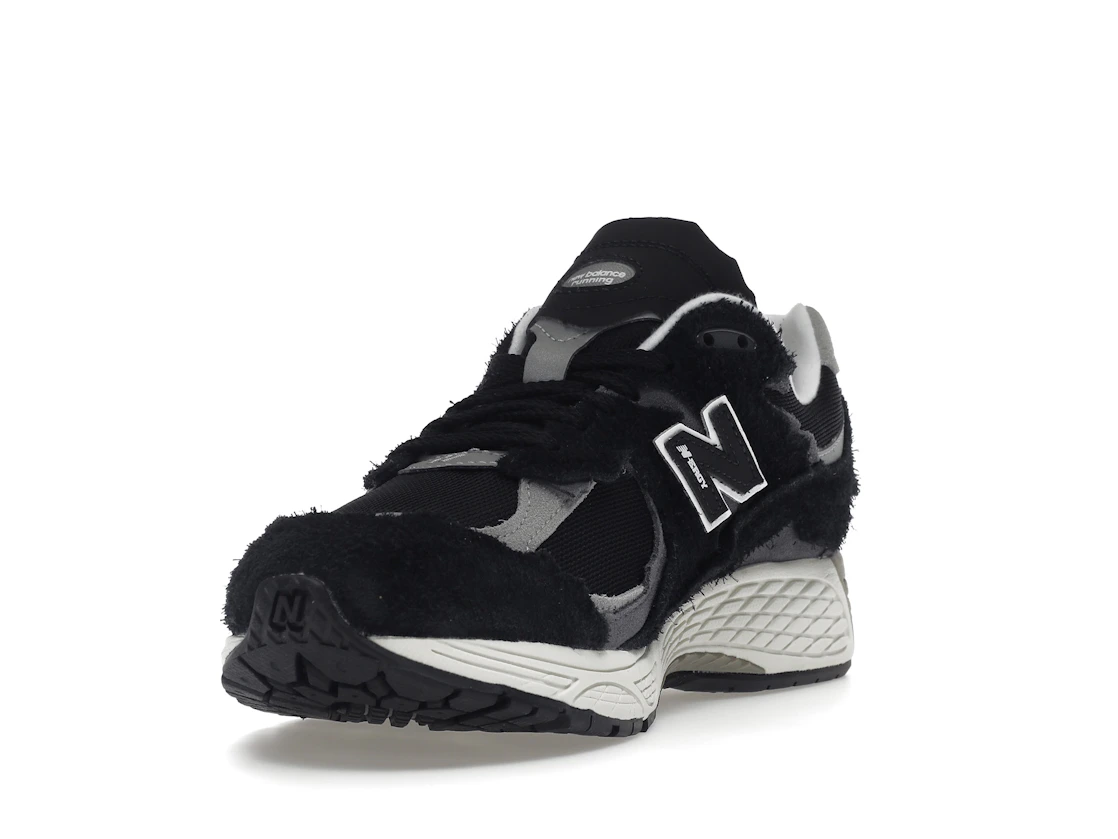 Vue 13 de New Balance 2002R Protection Pack Black Grey