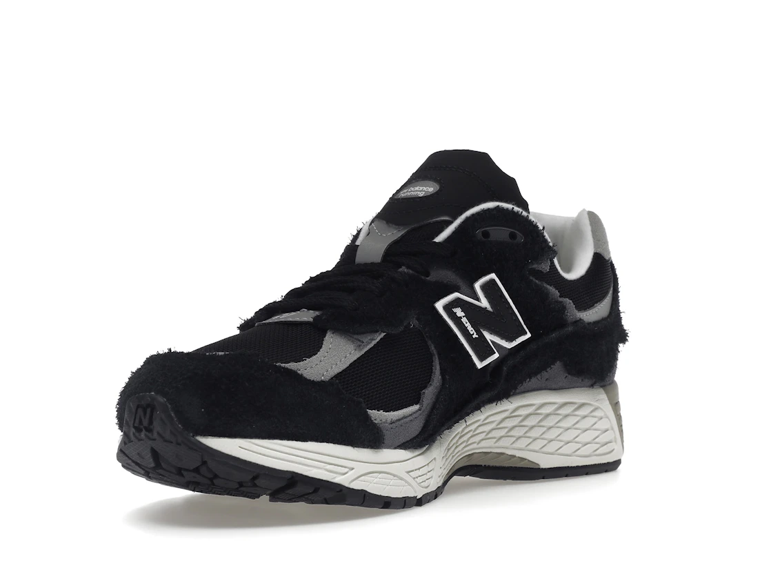 Vue 14 de New Balance 2002R Protection Pack Black Grey