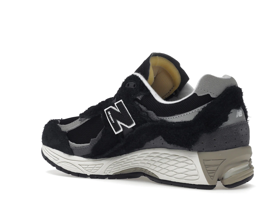 Vue 23 de New Balance 2002R Protection Pack Black Grey