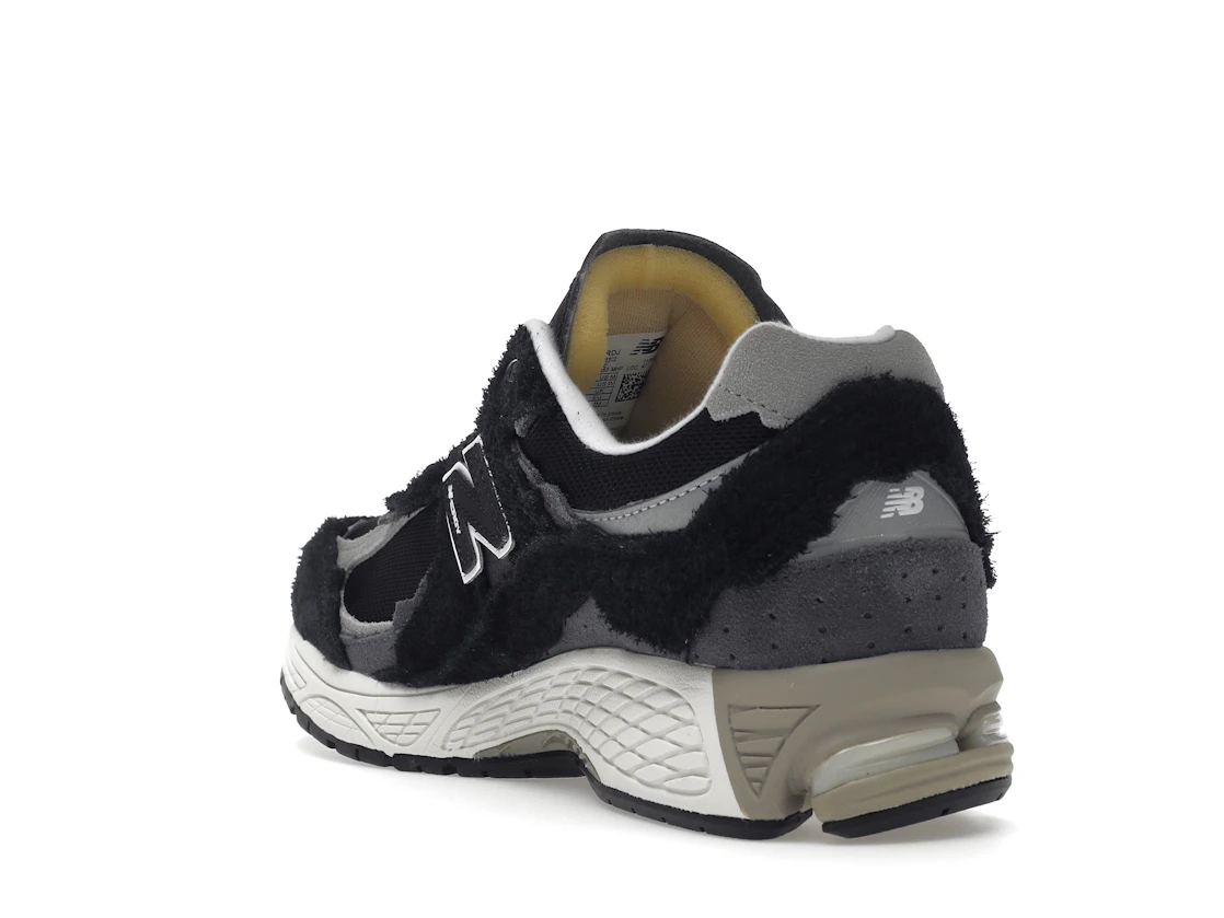 Vue 25 de New Balance 2002R Protection Pack Black Grey