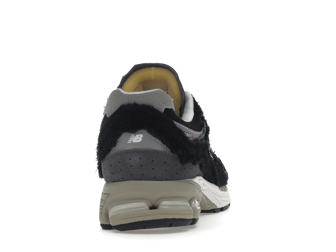 Vue 29 de New Balance 2002R Protection Pack Black Grey