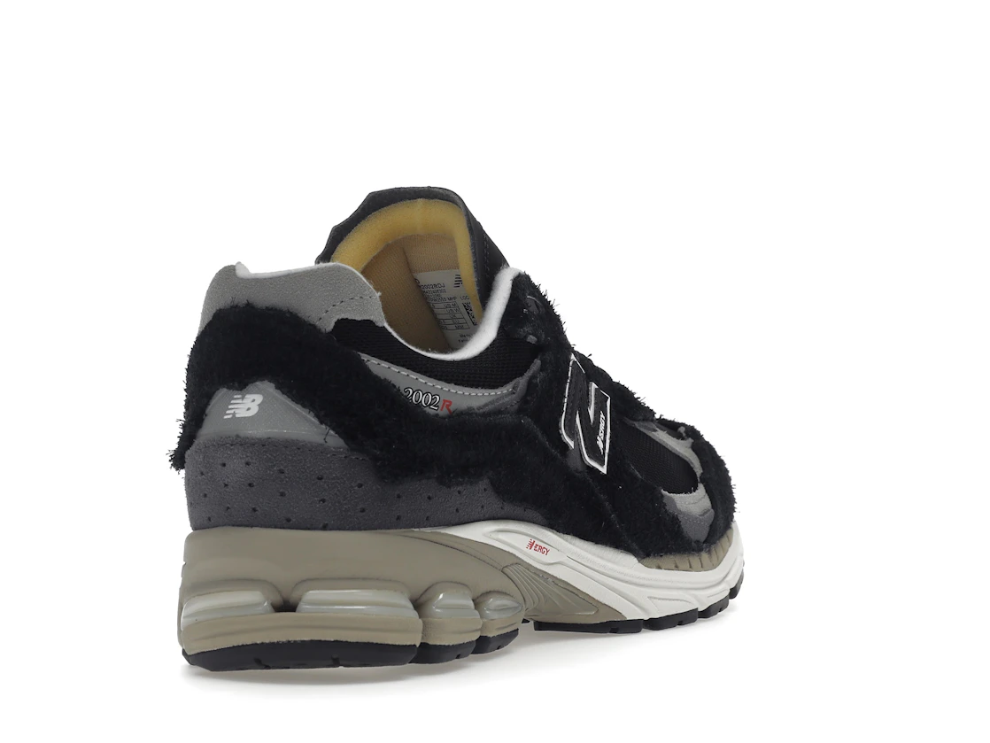 Vue 31 de New Balance 2002R Protection Pack Black Grey