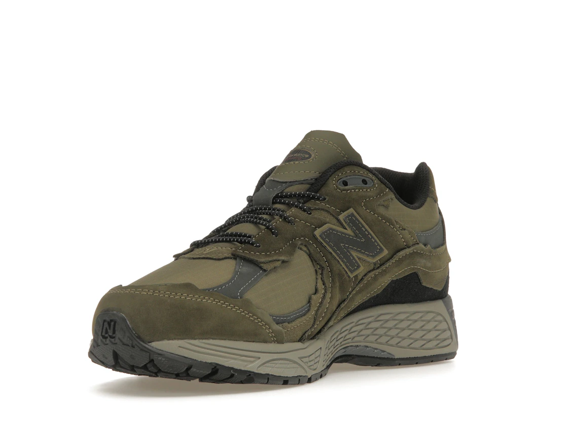 Vue 14 de New Balance 2002R Protection Pack Dark Moss