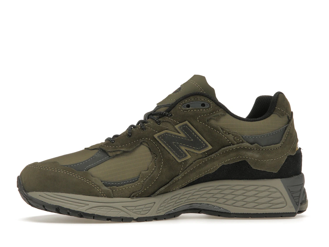 Vue 18 de New Balance 2002R Protection Pack Dark Moss