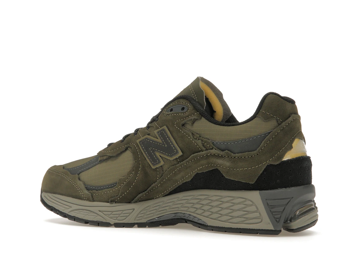 Vue 22 de New Balance 2002R Protection Pack Dark Moss