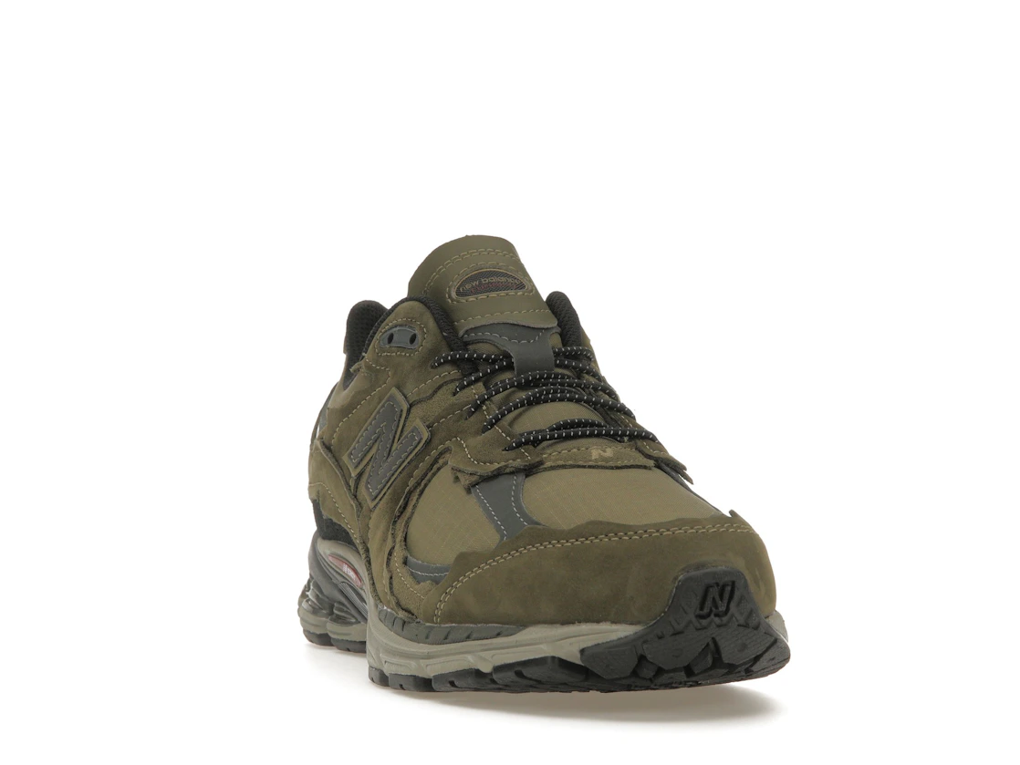 Vue 8 de New Balance 2002R Protection Pack Dark Moss
