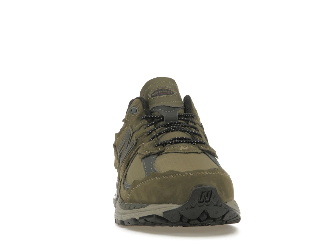 Vue 9 de New Balance 2002R Protection Pack Dark Moss