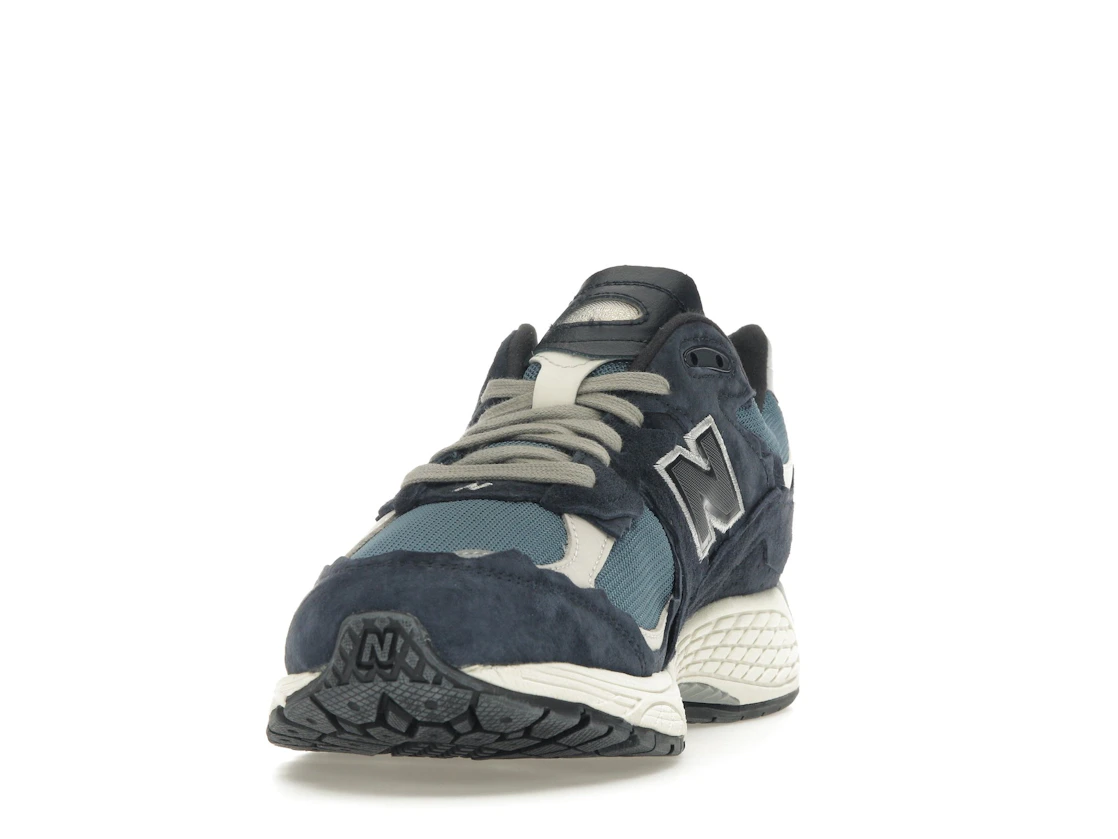 Vue 12 de New Balance 2002R Protection Pack Dark Navy