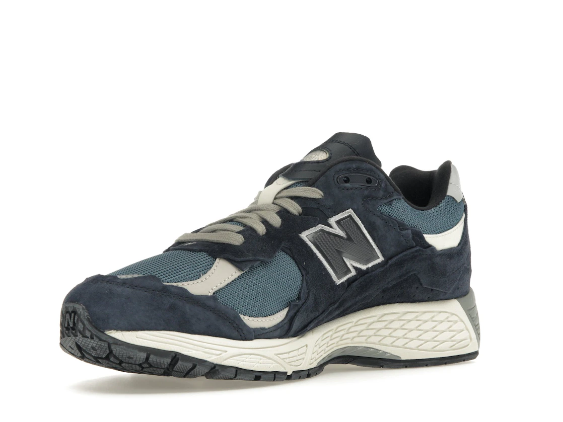 Vue 15 de New Balance 2002R Protection Pack Dark Navy