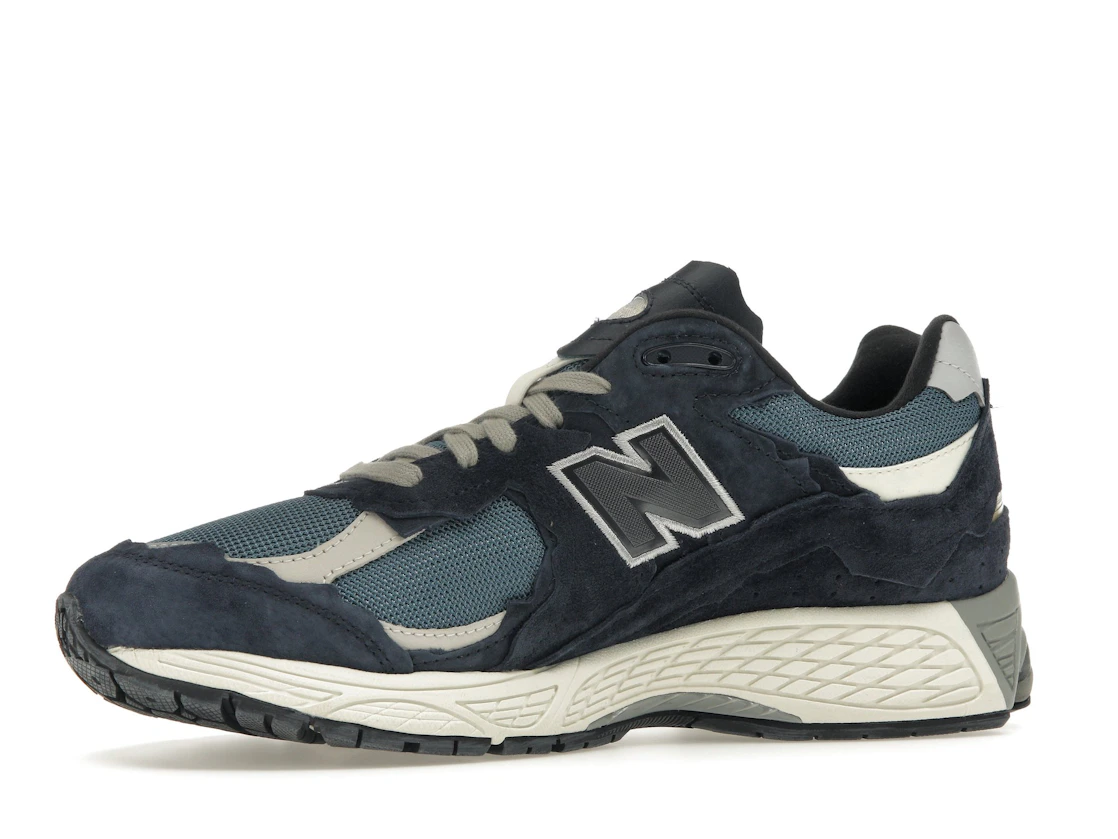 Vue 17 de New Balance 2002R Protection Pack Dark Navy