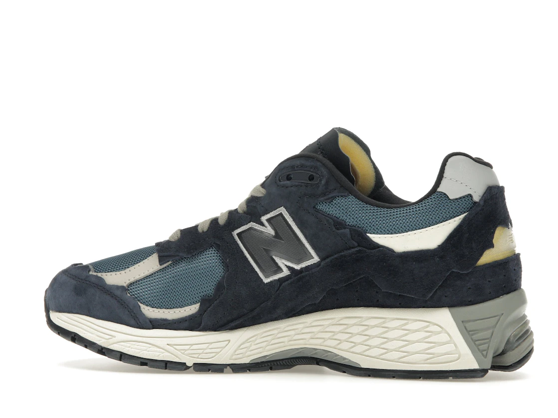 Vue 21 de New Balance 2002R Protection Pack Dark Navy