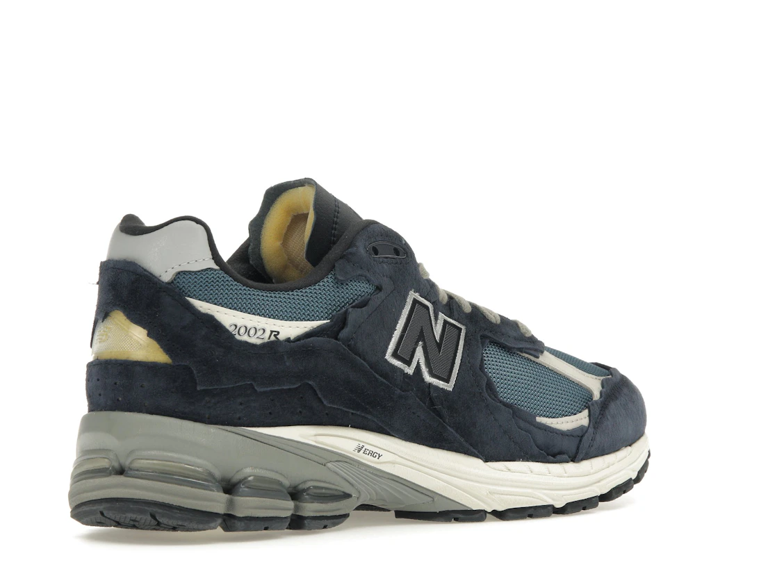 Vue 33 de New Balance 2002R Protection Pack Dark Navy
