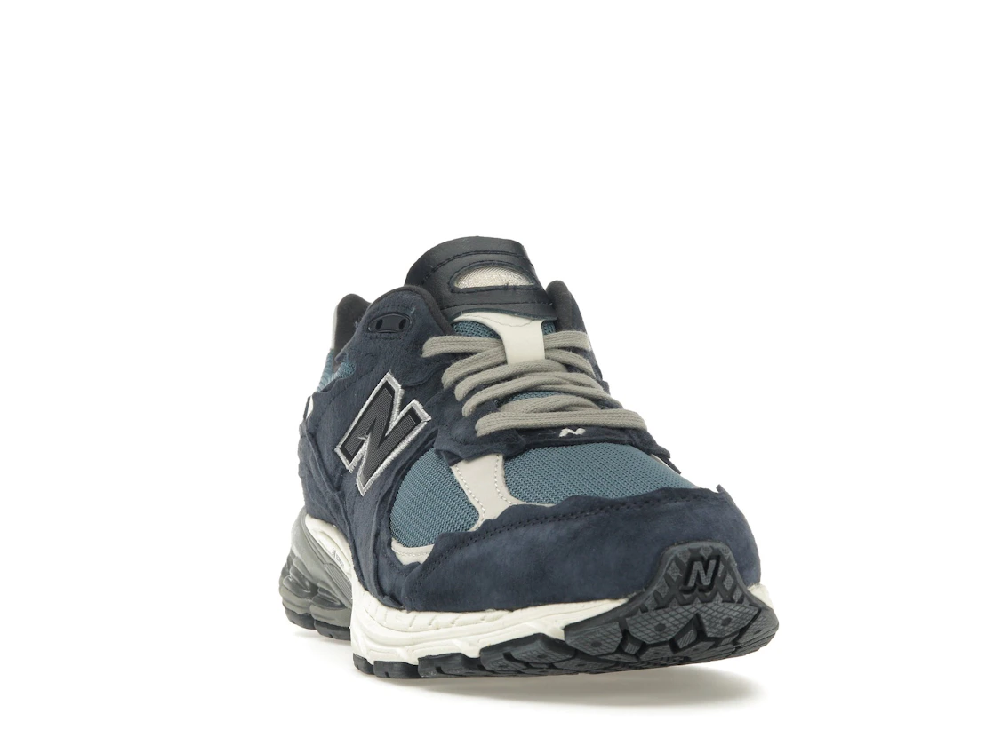 Vue 8 de New Balance 2002R Protection Pack Dark Navy
