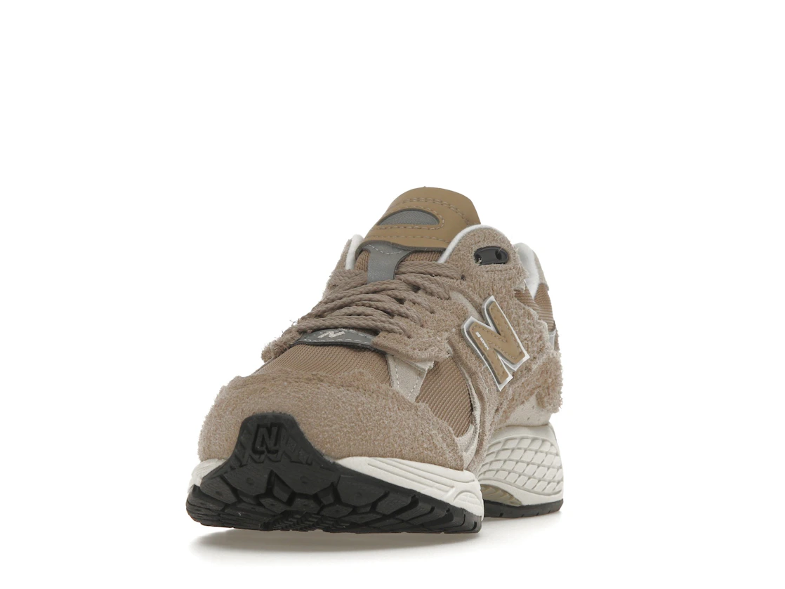 Vue 12 de New Balance 2002R Protection Pack Driftwood