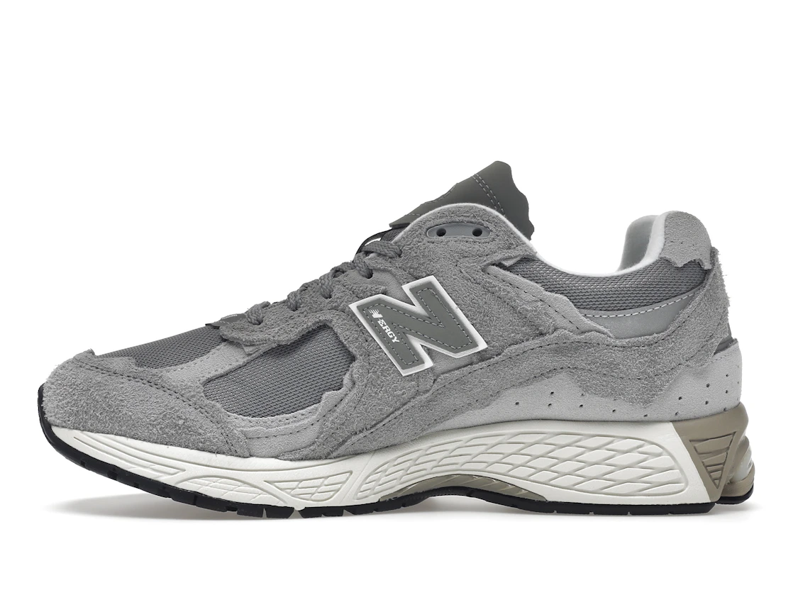 Vue 19 de New Balance 2002R Protection Pack Grey