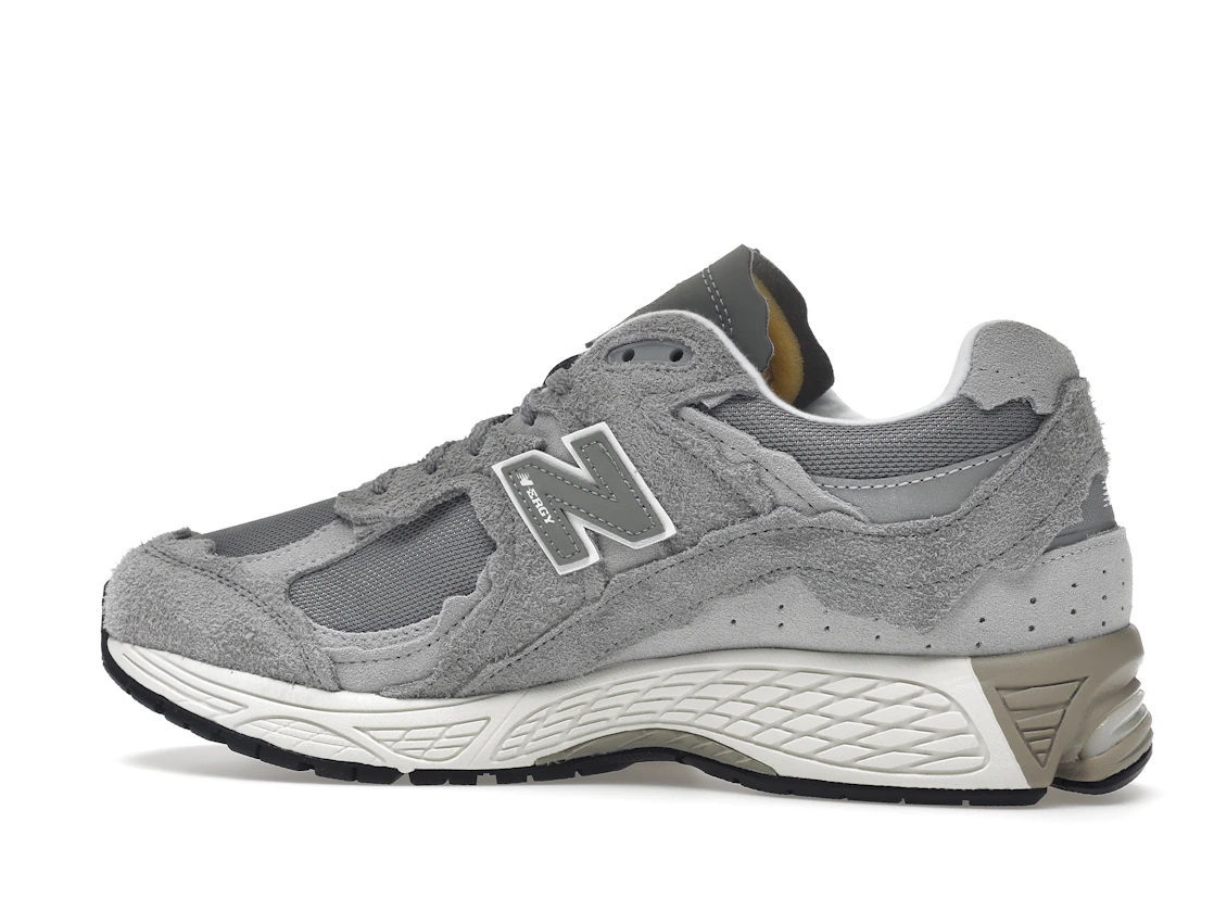 Vue 21 de New Balance 2002R Protection Pack Grey