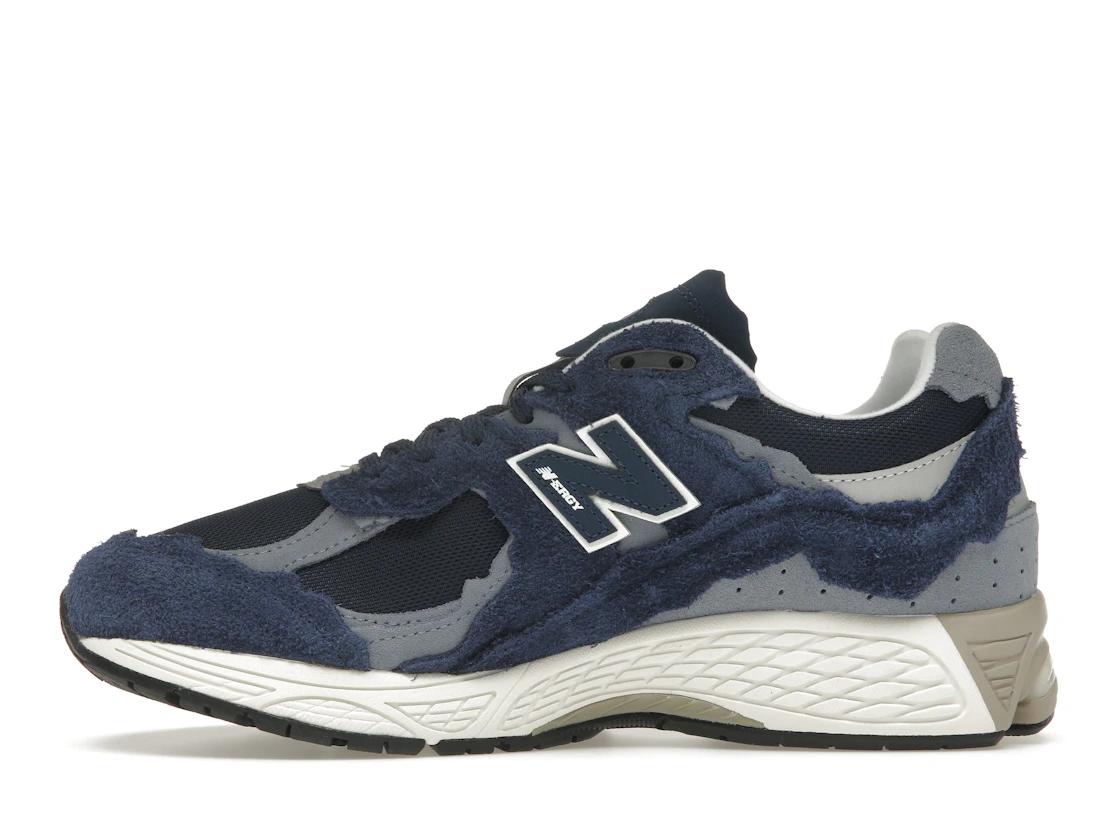 Vue 19 de New Balance 2002R Protection Pack Navy Grey
