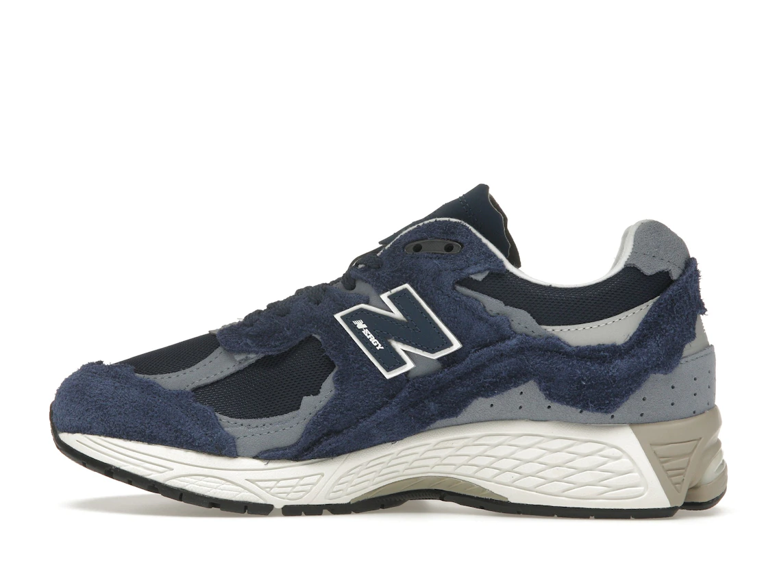 Vue 20 de New Balance 2002R Protection Pack Navy Grey